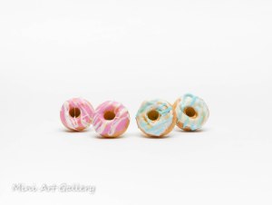 Donut stud earrings / post earrings / polymer clay handmade jewellery / miniature food jewelry / tiny doughnuts frosting pink blue / kawaii foodie